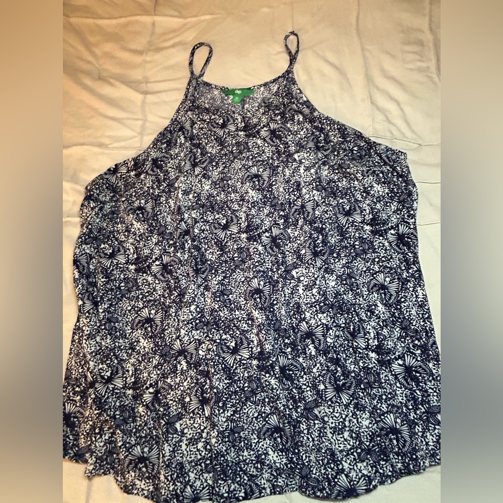 **2 $5 items for $8** Dip top size 2XL, navy blue/white, previously loved